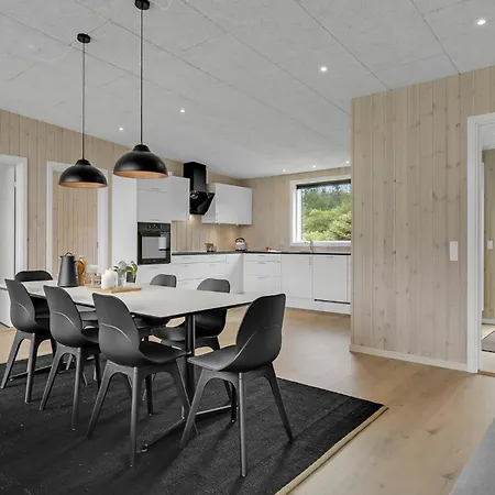 Lovely In With Kitchen