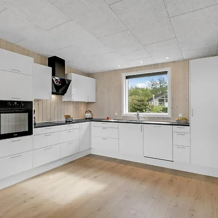 Ferienhaus Lovely In With Kitchen